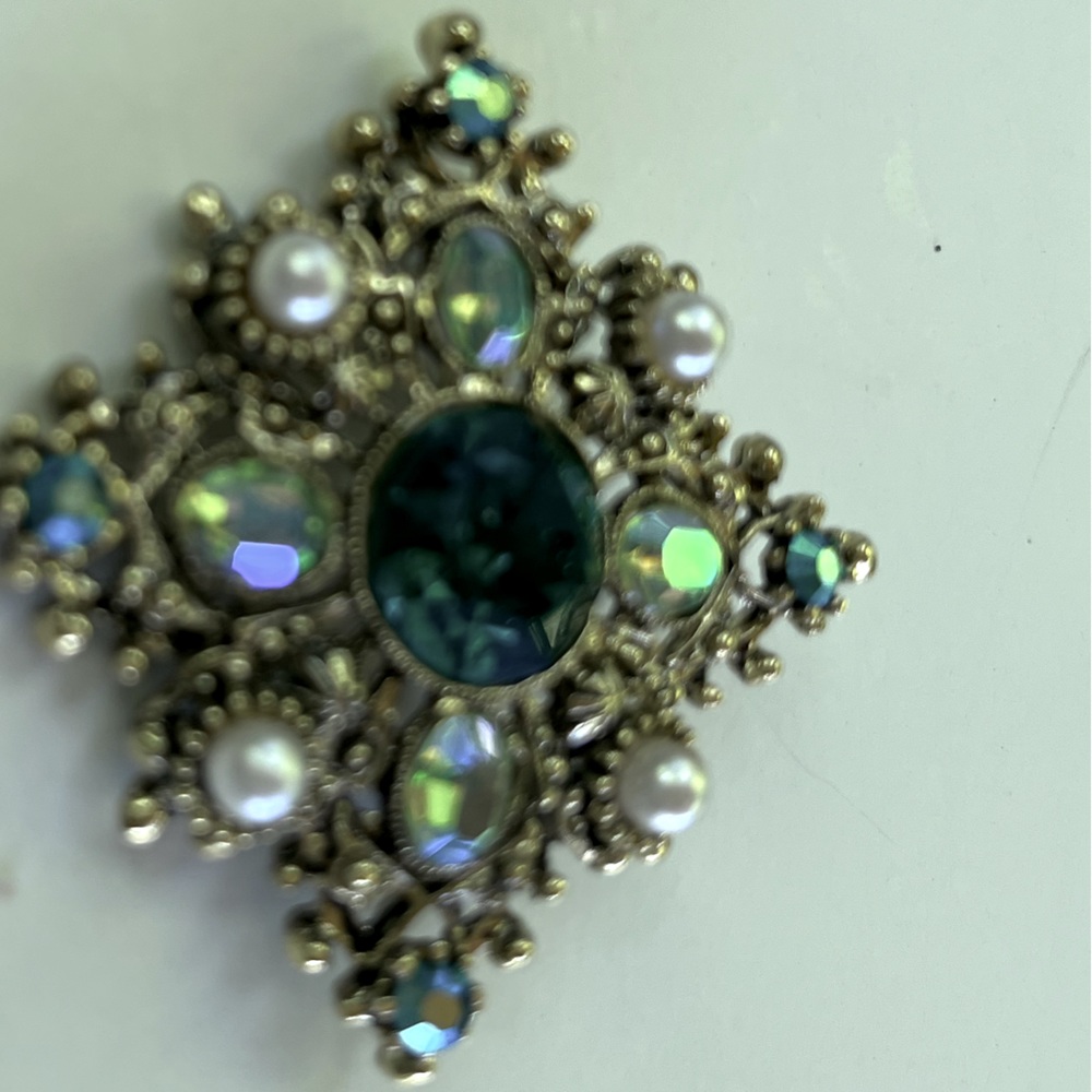 Large vintage Brooch Green Rhinestone Jewelry Faux pearl Brooch